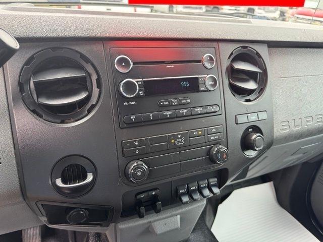 Ford Super Duty F-350 DRW 2WD Crew Cab 176" WB 60" CA Lariat 2011