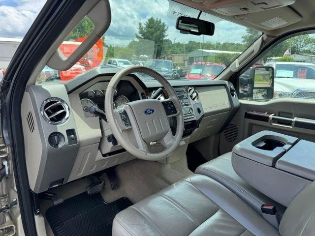 Ford Super Duty F-350 DRW Lariat 4WD Crew Cab 8' Box 2008