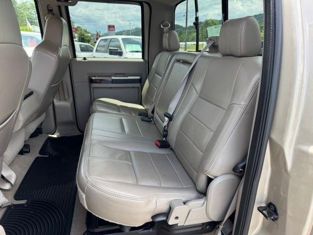 Ford Super Duty F-350 DRW Lariat 4WD Crew Cab 8' Box 2008