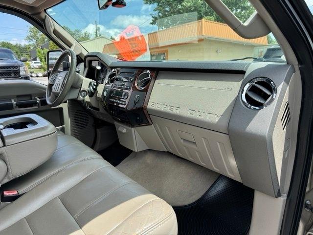 Ford Super Duty F-350 DRW Lariat 4WD Crew Cab 8' Box 2008