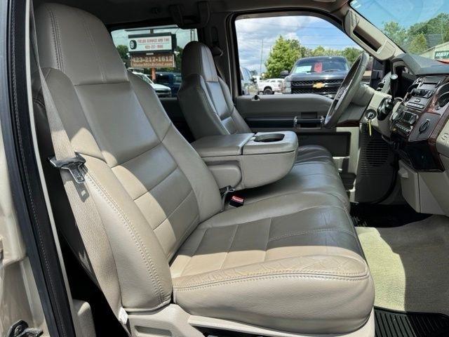 Ford Super Duty F-350 DRW Lariat 4WD Crew Cab 8' Box 2008