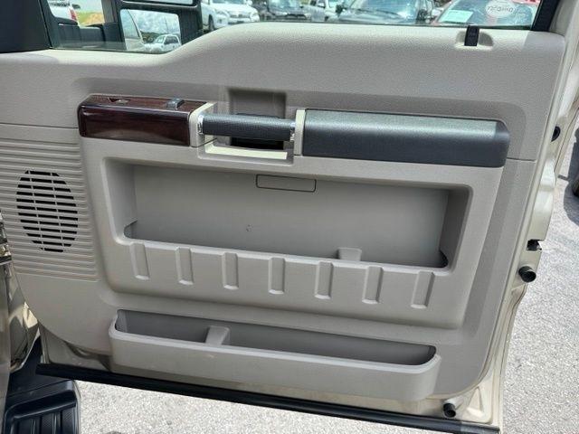 Ford Super Duty F-350 DRW Lariat 4WD Crew Cab 8' Box 2008