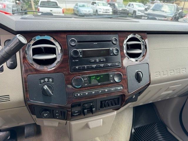 Ford Super Duty F-350 DRW Lariat 4WD Crew Cab 8' Box 2008