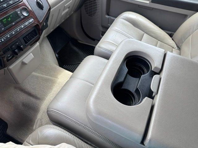 Ford Super Duty F-350 DRW Lariat 4WD Crew Cab 8' Box 2008
