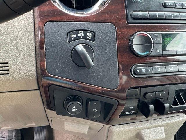 Ford Super Duty F-350 DRW Lariat 4WD Crew Cab 8' Box 2008