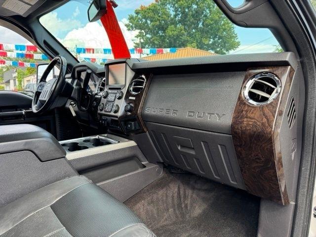 Ford Super Duty F-250 SRW Platinum 4WD Crew Cab 6.75' Box 2015
