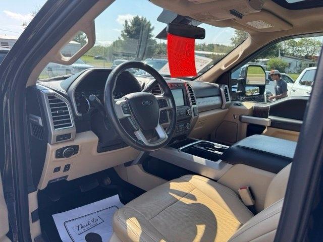 Ford Super Duty F-350 DRW King Ranch 4WD Crew Cab 8' Box 2017