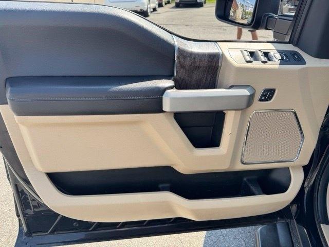 Ford Super Duty F-350 DRW King Ranch 4WD Crew Cab 8' Box 2017