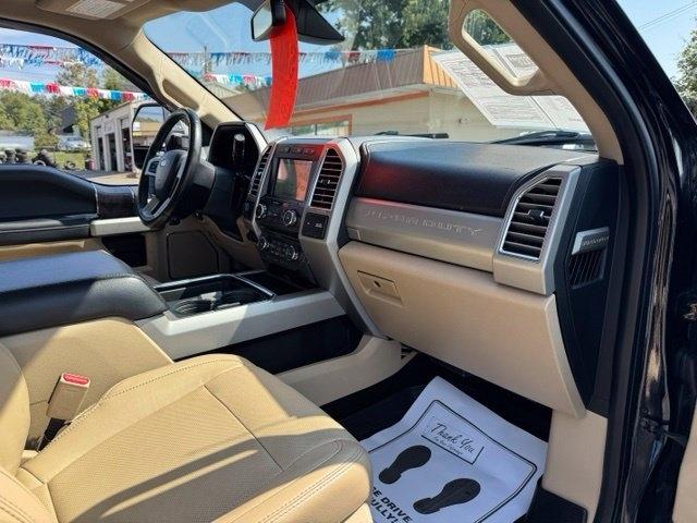 Ford Super Duty F-350 DRW King Ranch 4WD Crew Cab 8' Box 2017