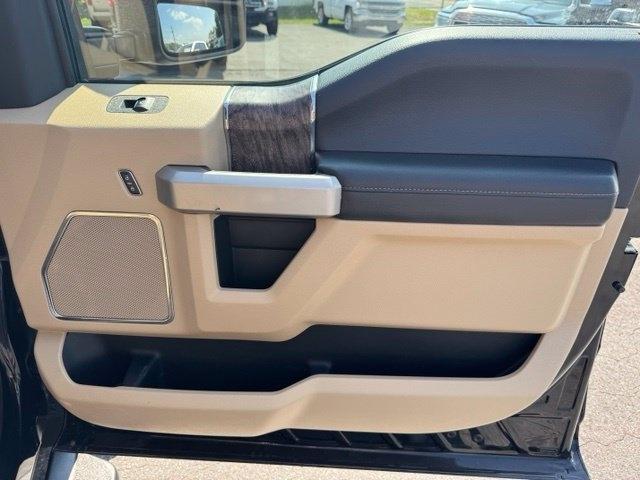 Ford Super Duty F-350 DRW King Ranch 4WD Crew Cab 8' Box 2017