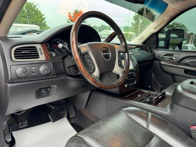 GMC Sierra 2500HD 4WD Crew Cab 153.7" Denali 2013