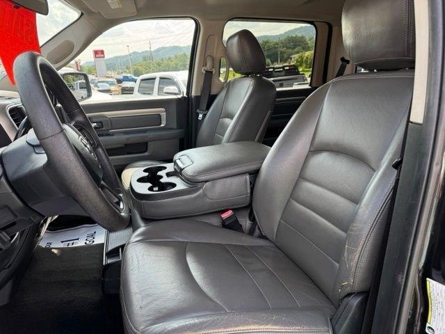 RAM 2500 SLT 4x4 Crew Cab 6'4" Box 2017