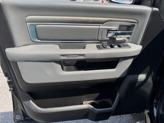 RAM 2500 SLT 4x4 Crew Cab 6'4" Box 2017