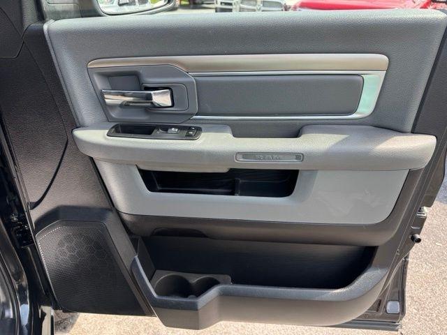 RAM 2500 SLT 4x4 Crew Cab 6'4" Box 2017