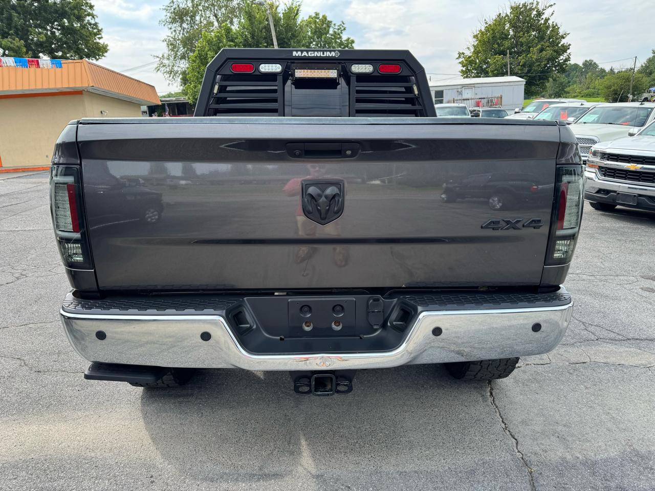 RAM 2500 Big Horn 4x4 Crew Cab 6'4" Box 2017