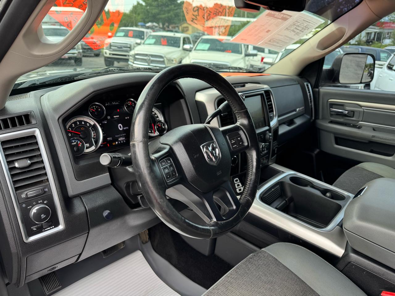 RAM 2500 Big Horn 4x4 Crew Cab 6'4" Box 2017