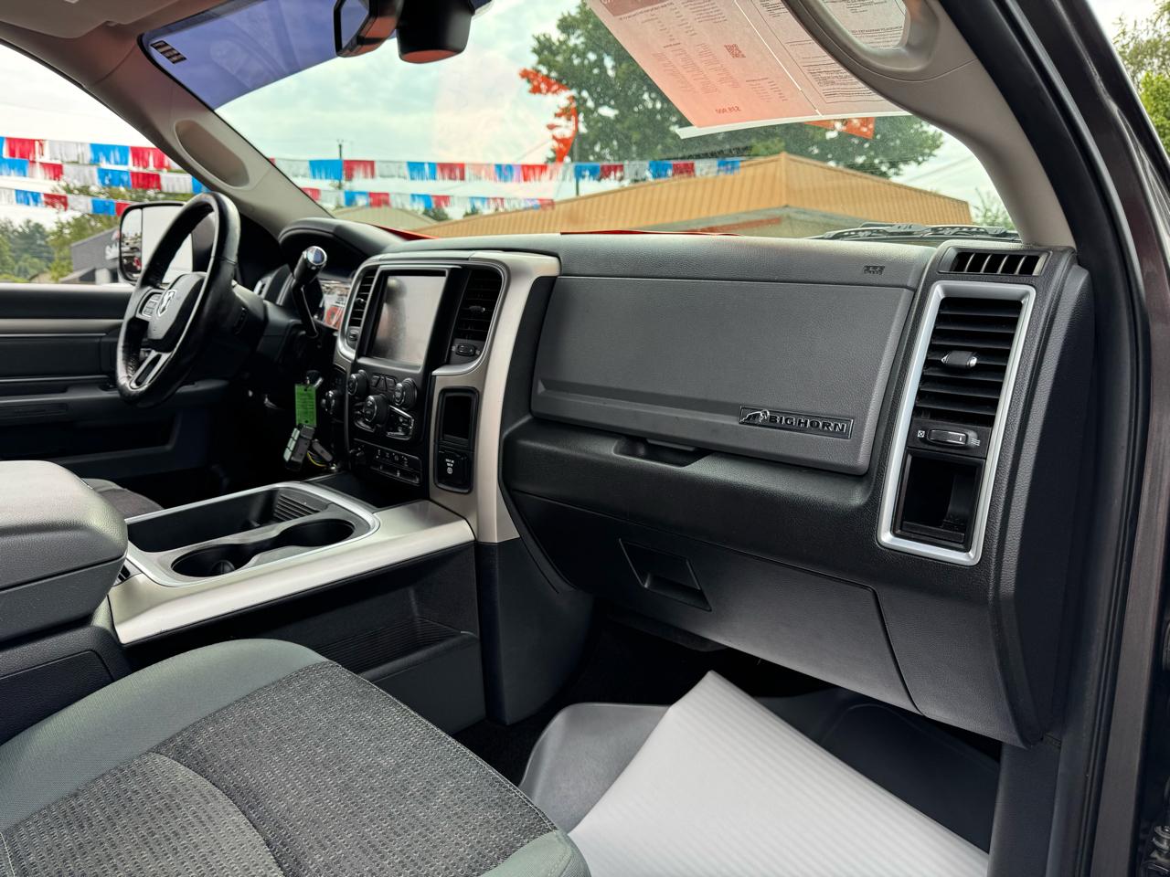 RAM 2500 Big Horn 4x4 Crew Cab 6'4" Box 2017
