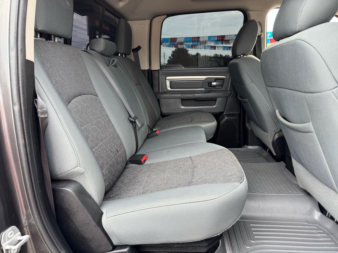 RAM 2500 Big Horn 4x4 Crew Cab 6'4" Box 2017