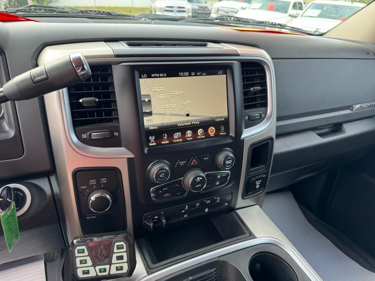RAM 2500 Big Horn 4x4 Crew Cab 6'4" Box 2017