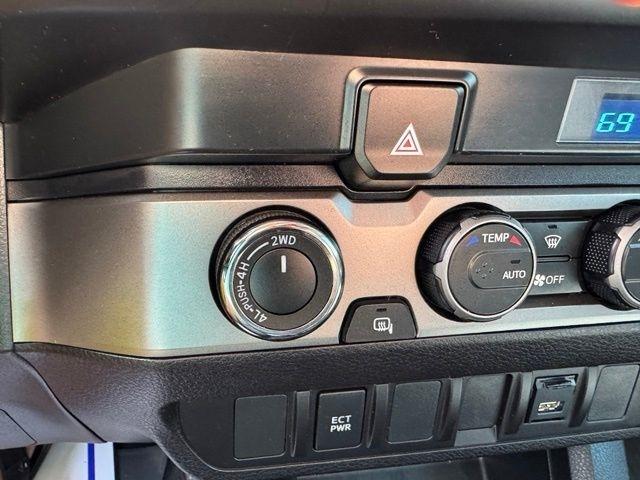 Toyota Tacoma 4WD TRD Off Road Double Cab 5' Bed V6 MT (Natl) 2022
