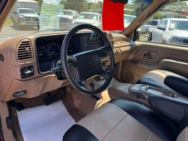 GMC Suburban 2500 4WD 1995