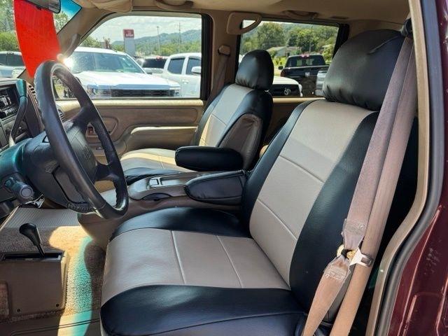 GMC Suburban 2500 4WD 1995