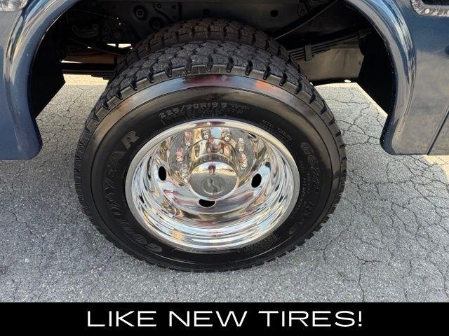 Ford Super Duty F-450 DRW 4WD Crew Cab 176" WB 60" CA Lariat 2013