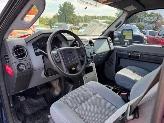 Ford Super Duty F-450 DRW 4WD Crew Cab 176" WB 60" CA Lariat 2013
