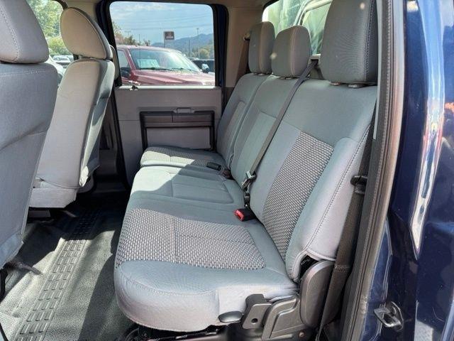 Ford Super Duty F-450 DRW 4WD Crew Cab 176" WB 60" CA Lariat 2013