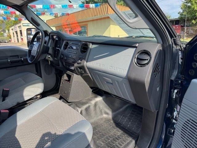 Ford Super Duty F-450 DRW 4WD Crew Cab 176" WB 60" CA Lariat 2013
