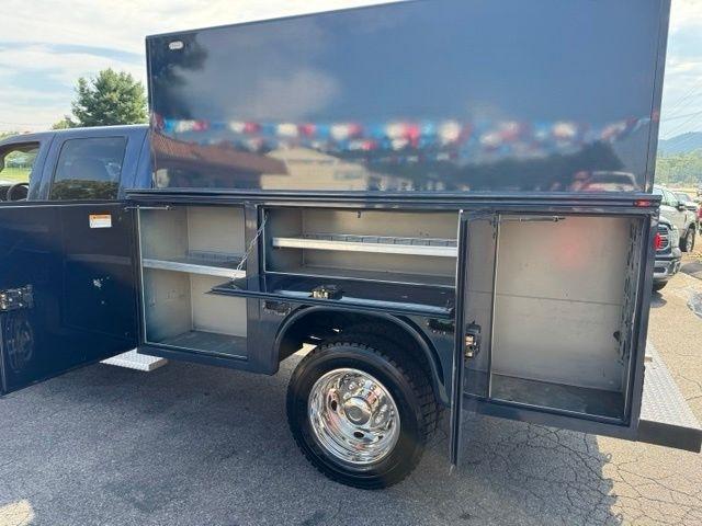 Ford Super Duty F-450 DRW 4WD Crew Cab 176" WB 60" CA Lariat 2013