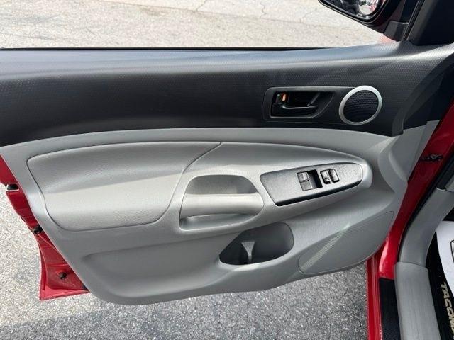Toyota Tacoma 2WD Access Cab I4 MT (Natl) 2012