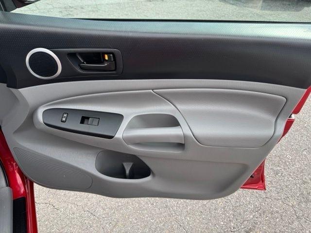 Toyota Tacoma 2WD Access Cab I4 MT (Natl) 2012