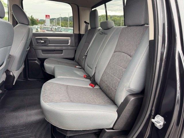 RAM 1500 Classic Big Horn 4x4 Crew Cab 6'4" Box 2019