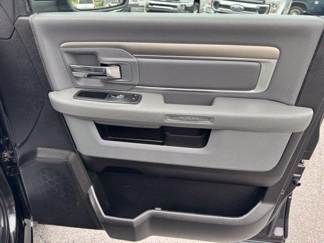 RAM 1500 Classic Big Horn 4x4 Crew Cab 6'4" Box 2019