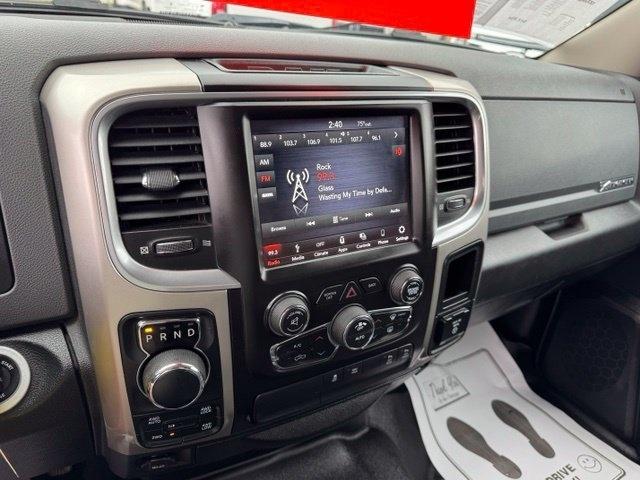 RAM 1500 Classic Big Horn 4x4 Crew Cab 6'4" Box 2019