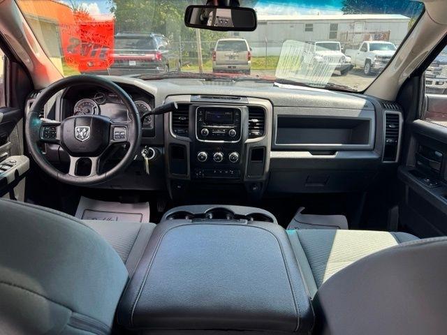 RAM 2500 Tradesman 4x4 Crew Cab 6'4" Box 2017