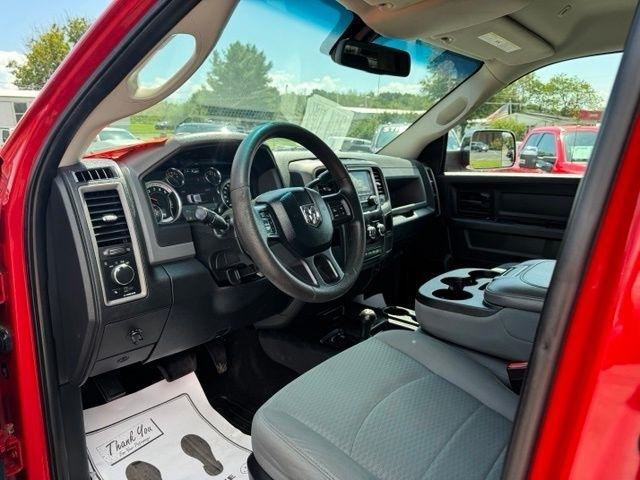 RAM 2500 Tradesman 4x4 Crew Cab 6'4" Box 2017