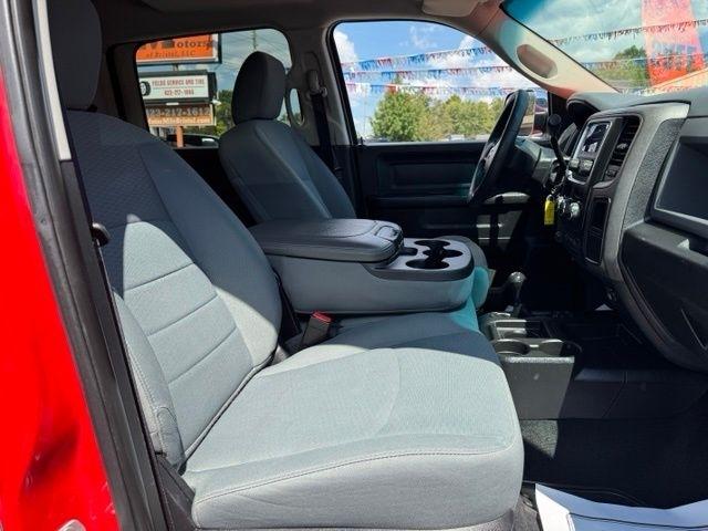 RAM 2500 Tradesman 4x4 Crew Cab 6'4" Box 2017