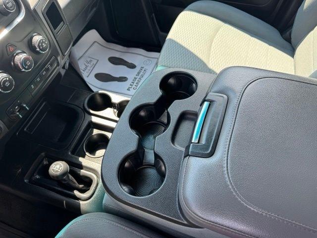 RAM 2500 Tradesman 4x4 Crew Cab 6'4" Box 2017