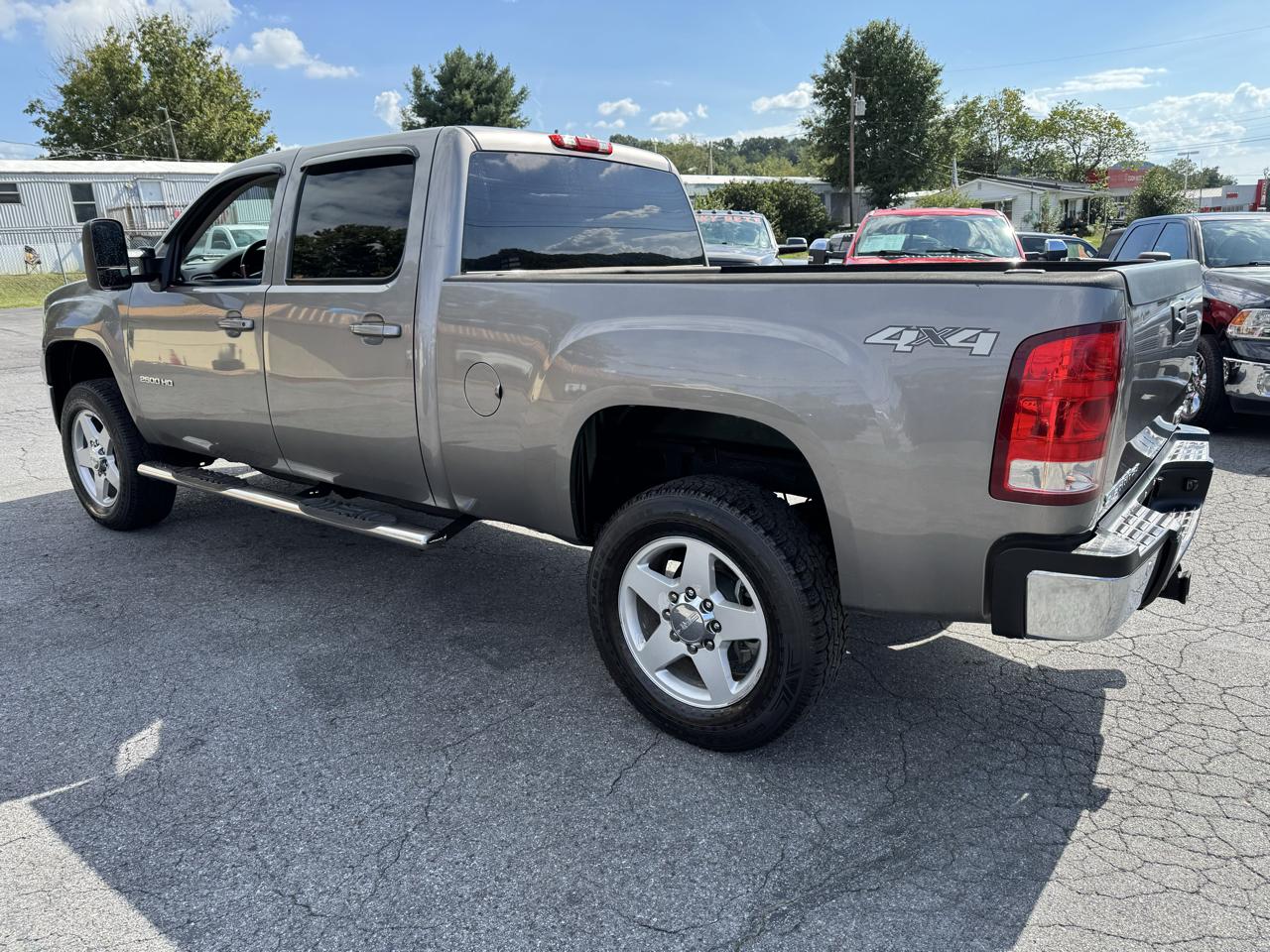 GMC Sierra 2500HD 4WD Crew Cab 153.7" SLT 2013