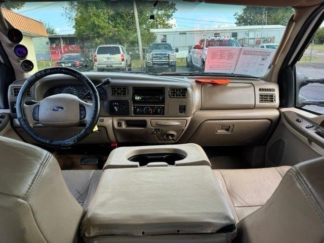 Ford Super Duty F-250 Crew Cab 156" Lariat 4WD 2004