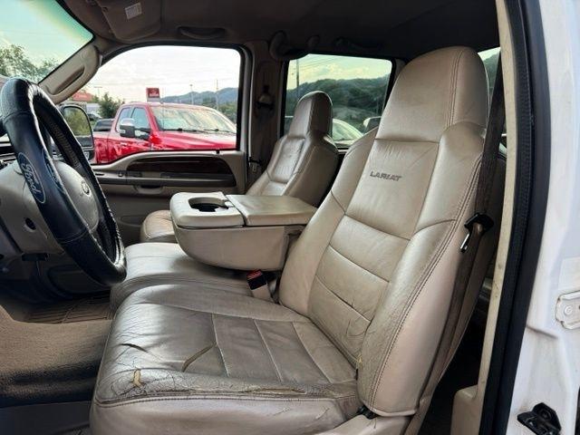 Ford Super Duty F-250 Crew Cab 156" Lariat 4WD 2004