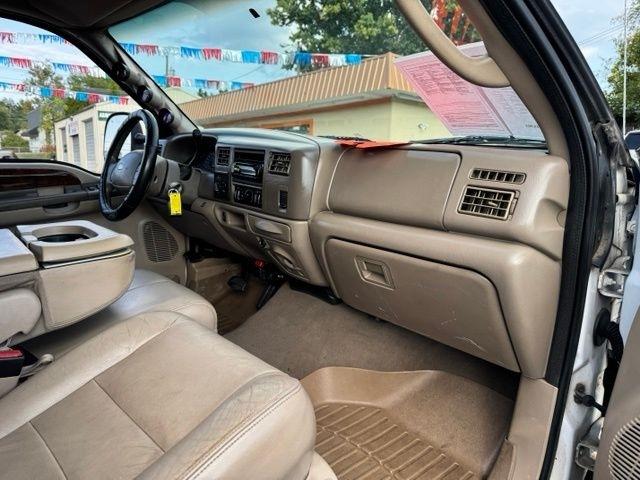 Ford Super Duty F-250 Crew Cab 156" Lariat 4WD 2004