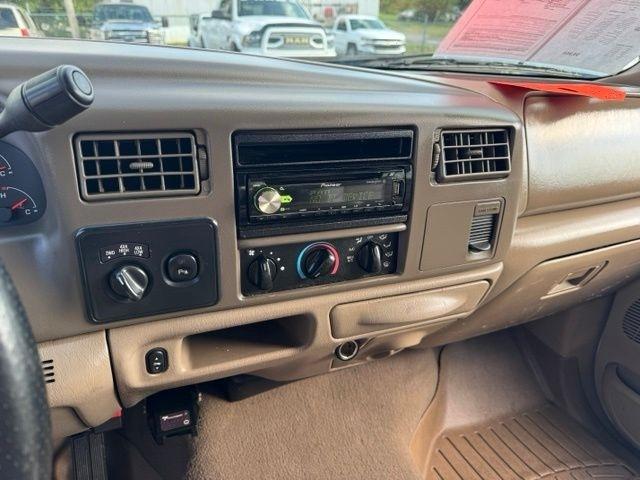Ford Super Duty F-250 Crew Cab 156" Lariat 4WD 2004