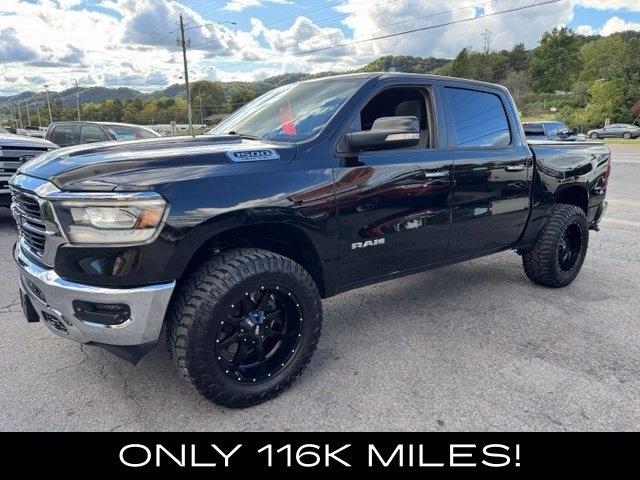 RAM 1500 Big Horn 4x4 Crew Cab 5'7" Box 2020