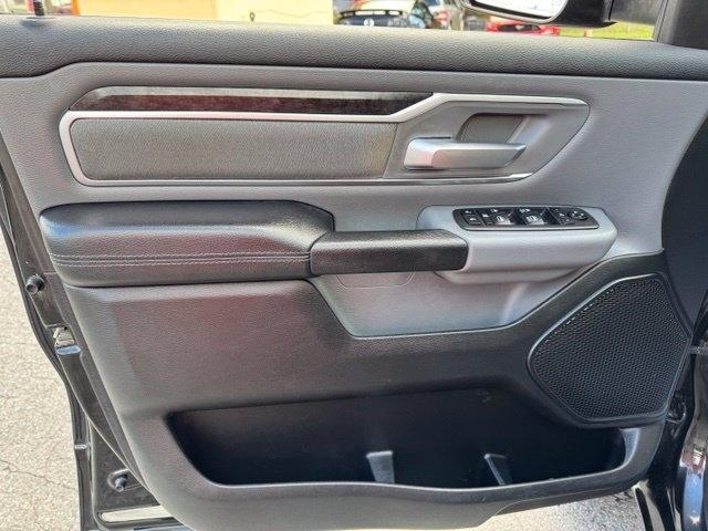 RAM 1500 Big Horn 4x4 Crew Cab 5'7" Box 2020