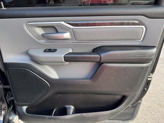 RAM 1500 Big Horn 4x4 Crew Cab 5'7" Box 2020