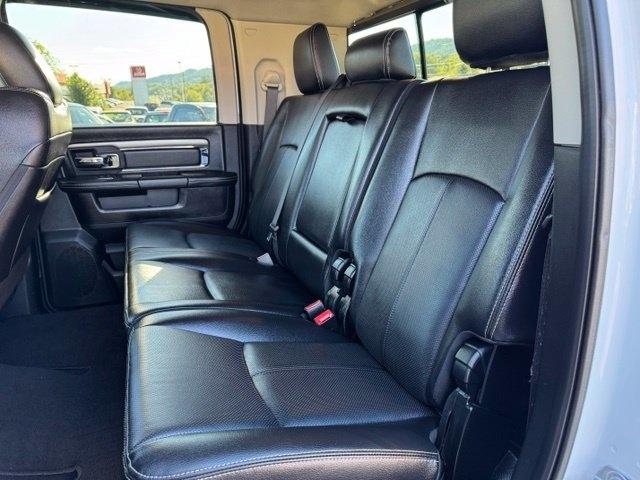 RAM 2500 Laramie 4x4 Mega Cab 6'4" Box 2018