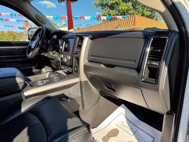 RAM 2500 Laramie 4x4 Mega Cab 6'4" Box 2018
